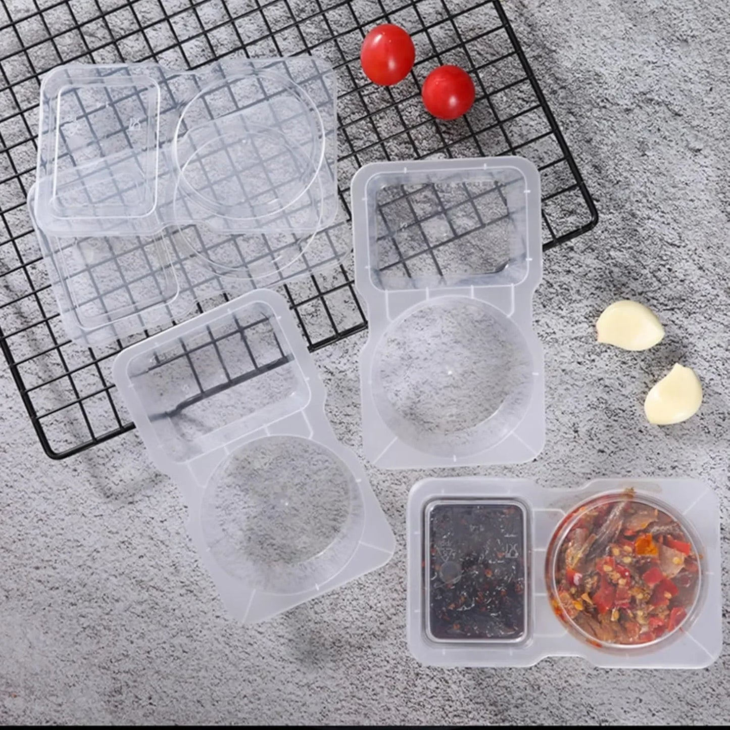 25/130Ml Double Compartment Condiment Container with Lid Snack Container for Sauce Sampling Travel Snack Reusable Seasonings Box
