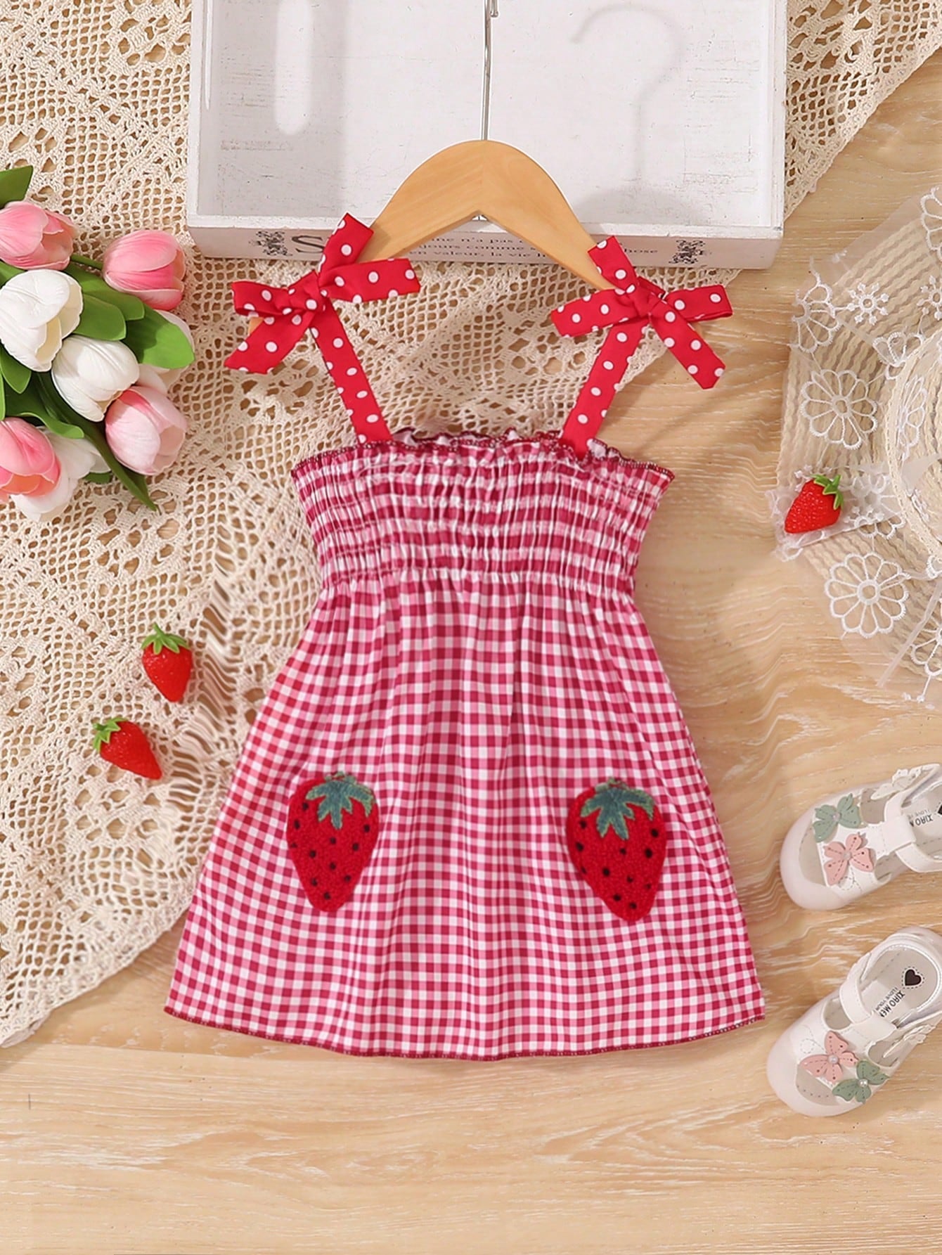 SHEIN Baby Girl Casual Cute Red and White Plaid Strawberry Applique Towel 3D Bowknot Sleeveless Dress, Spring/Summer, for Christmas